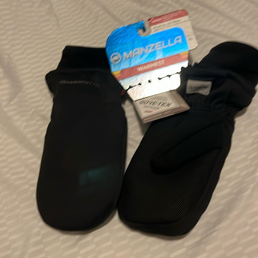 Manzella mittens.